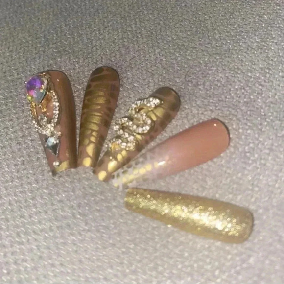 ✨Golden Glitter Snake Rhinestone Press-On Nails - Picture 3 of 5